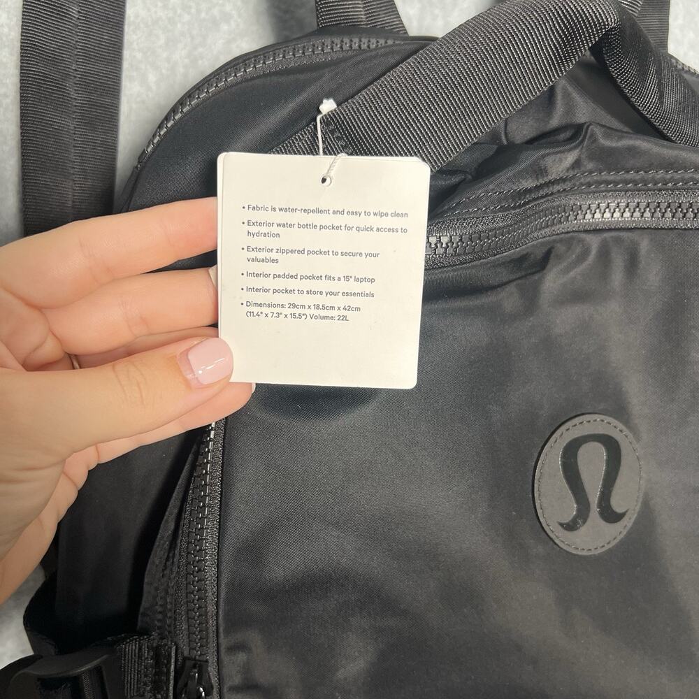LULULEMON New Crew Backpack 22L Black New With Tags - Picture 3 of 5